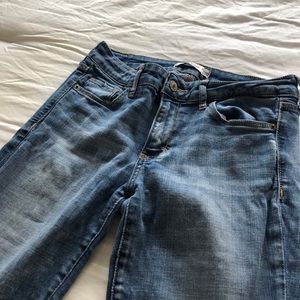 light wash abercrombie jeans